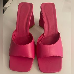 Barbiecore pink heels